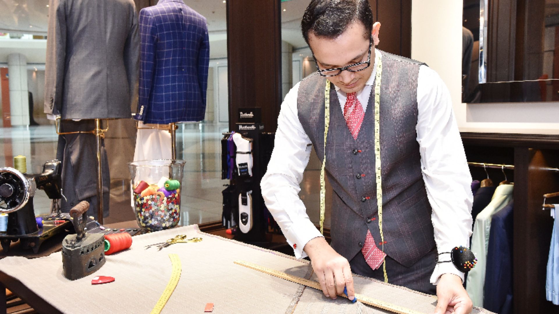Why Custom Tailoring Is a Time-Honored Tradition 