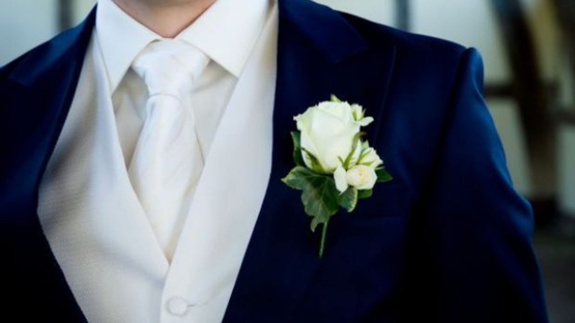 Tailoring Your Wedding Suit Experience 